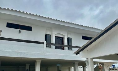 VENTA CASA RENTERA EN SALINAS CERCA DEL COLEGIO RUBIRA (AA)