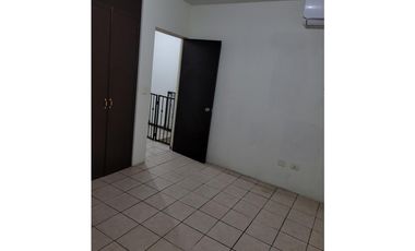 CASA EN RENTA COLONIA PRIVADA LA PURISIMA