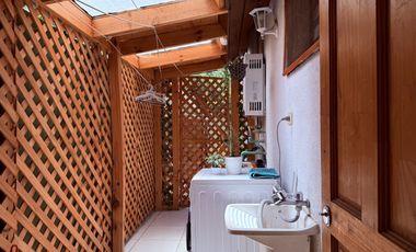 Venta de casa en condominio, potencial para ampliar