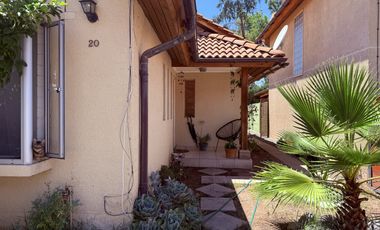 Venta de casa en condominio, potencial para ampliar