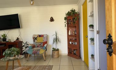 Venta de casa en condominio, potencial para ampliar