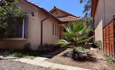 Venta de casa en condominio, potencial para ampliar