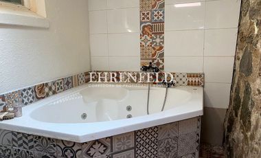 Miraflores,Viña del Mar.  Amplia casa con buena conectividad.