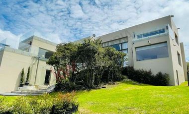 ARRIENDO ESPECTACULAR CASA SIKASUE LA CALERA