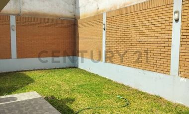 ¡SE VENDE CASA DE USO COMERCIAL PARA REMODELAR!