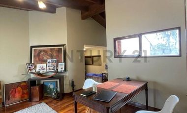 ¡SE VENDE CASA DE USO COMERCIAL PARA REMODELAR!
