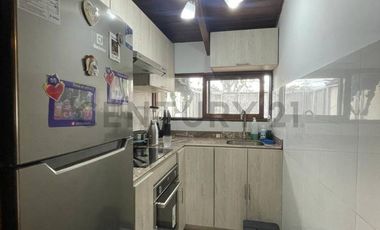 ¡SE VENDE CASA DE USO COMERCIAL PARA REMODELAR!