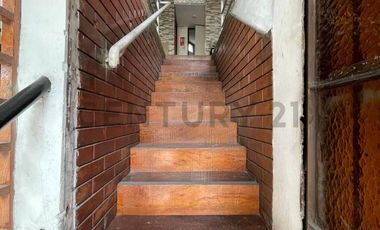 ¡SE VENDE CASA DE USO COMERCIAL PARA REMODELAR!