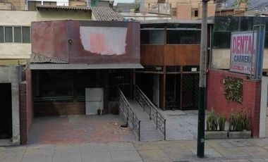 ¡SE VENDE CASA DE USO COMERCIAL PARA REMODELAR!