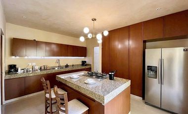 Hermosa Casa en  RENTA  en privada ubicada en  Conkal Norte