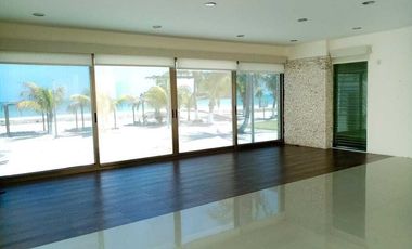 Casa en renta en Ciudad del Carmen, Fracc con playa y alberca
