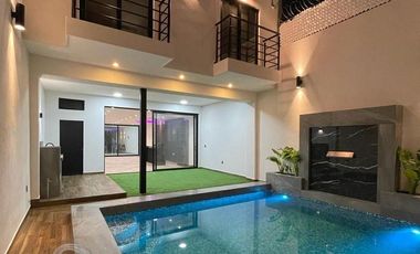 CASA RESIDENCIAL EN LOMAS DEL PARAÍSO GUADALAJARA