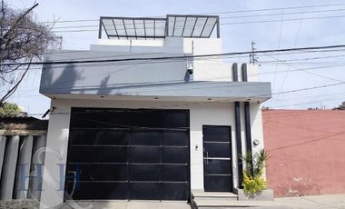 CASA RESIDENCIAL EN LOMAS DEL PARAÍSO GUADALAJARA