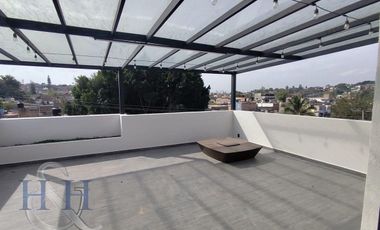 CASA RESIDENCIAL EN LOMAS DEL PARAÍSO GUADALAJARA