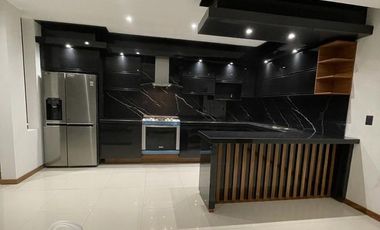 CASA RESIDENCIAL EN LOMAS DEL PARAÍSO GUADALAJARA