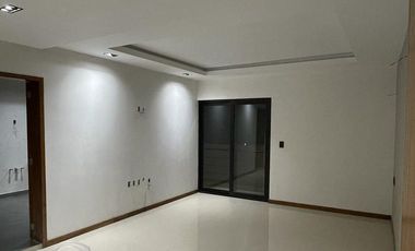 CASA RESIDENCIAL EN LOMAS DEL PARAÍSO GUADALAJARA