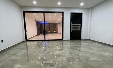 CASA RESIDENCIAL EN LOMAS DEL PARAÍSO GUADALAJARA