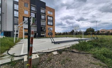 VENDO APARTAMENTO SEGUNDO PISO EN CAJICA CON CLUB HOUS.