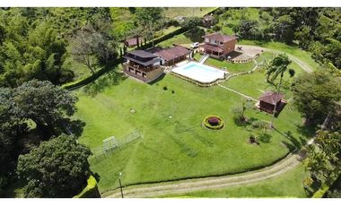 Espectacular Casa Campestre, en venta, en Barbosa. JCR