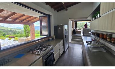 Espectacular Casa Campestre, en venta, en Barbosa. JCR