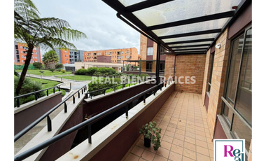 Apartamento de segundo piso en exclusiva unidad cerrada.