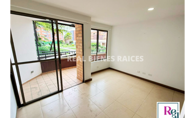 Apartamento de segundo piso en exclusiva unidad cerrada.