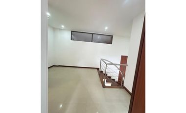 Se Arrienda Apartamento Duplex en la Intermedia Envigado