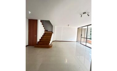 Se Arrienda Apartamento Duplex en la Intermedia Envigado