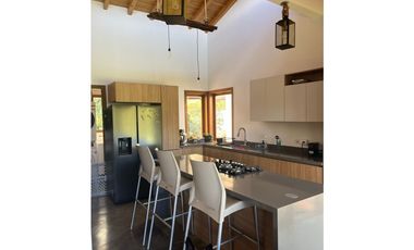 Venta Casa Campestre  con dos casas en Guarne sector La Clarita