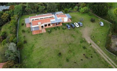 Venta Casa Campestre  con dos casas en Guarne sector La Clarita