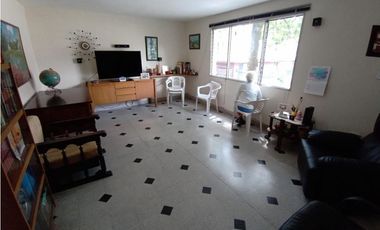 Oportunidad Venta Casa en Medellin con potencial de edificar o Airbnb