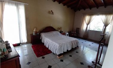 Oportunidad Venta Casa en Medellin con potencial de edificar o Airbnb