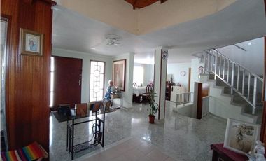 Oportunidad Venta Casa en Medellin con potencial de edificar o Airbnb