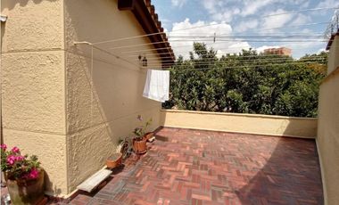 Oportunidad Venta Casa en Medellin con potencial de edificar o Airbnb