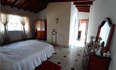 Oportunidad Venta Casa en Medellin con potencial de edificar o Airbnb