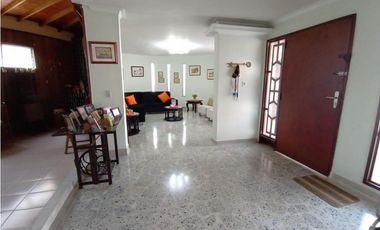 Oportunidad Venta Casa en Medellin con potencial de edificar o Airbnb