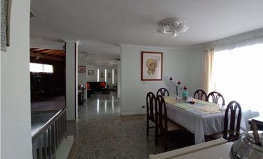 Oportunidad Venta Casa en Medellin con potencial de edificar o Airbnb