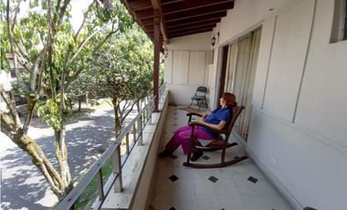 Oportunidad Venta Casa en Medellin con potencial de edificar o Airbnb