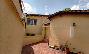 Oportunidad Venta Casa en Medellin con potencial de edificar o Airbnb