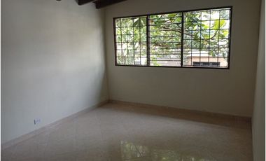 CASA ARRIENDO EN BARRIO LORENA