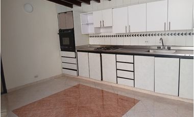 CASA ARRIENDO EN BARRIO LORENA