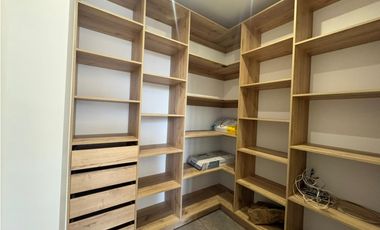 Más que una Casa: Un Refugio de 350 m² con el Jardín de tus Sueños