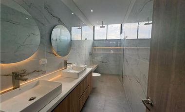 Más que una Casa: Un Refugio de 350 m² con el Jardín de tus Sueños