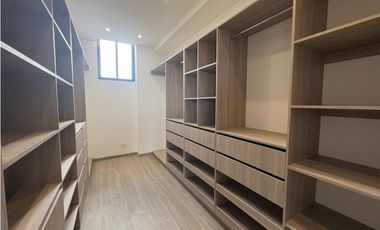 Más que una Casa: Un Refugio de 350 m² con el Jardín de tus Sueños