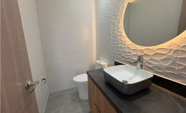 Más que una Casa: Un Refugio de 350 m² con el Jardín de tus Sueños