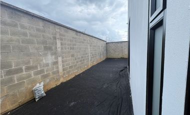 Más que una Casa: Un Refugio de 350 m² con el Jardín de tus Sueños