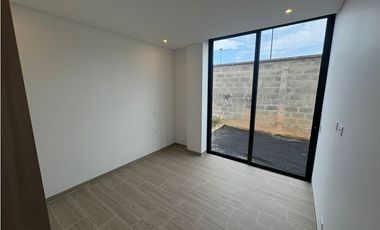 Más que una Casa: Un Refugio de 350 m² con el Jardín de tus Sueños