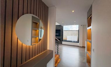 Más que una Casa: Un Refugio de 350 m² con el Jardín de tus Sueños