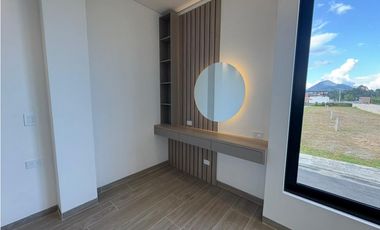 Más que una Casa: Un Refugio de 350 m² con el Jardín de tus Sueños