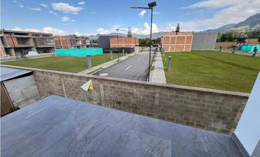 Más que una Casa: Un Refugio de 350 m² con el Jardín de tus Sueños